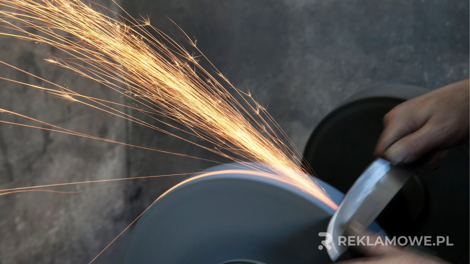 Noże reklamowe na tle opinii klientów